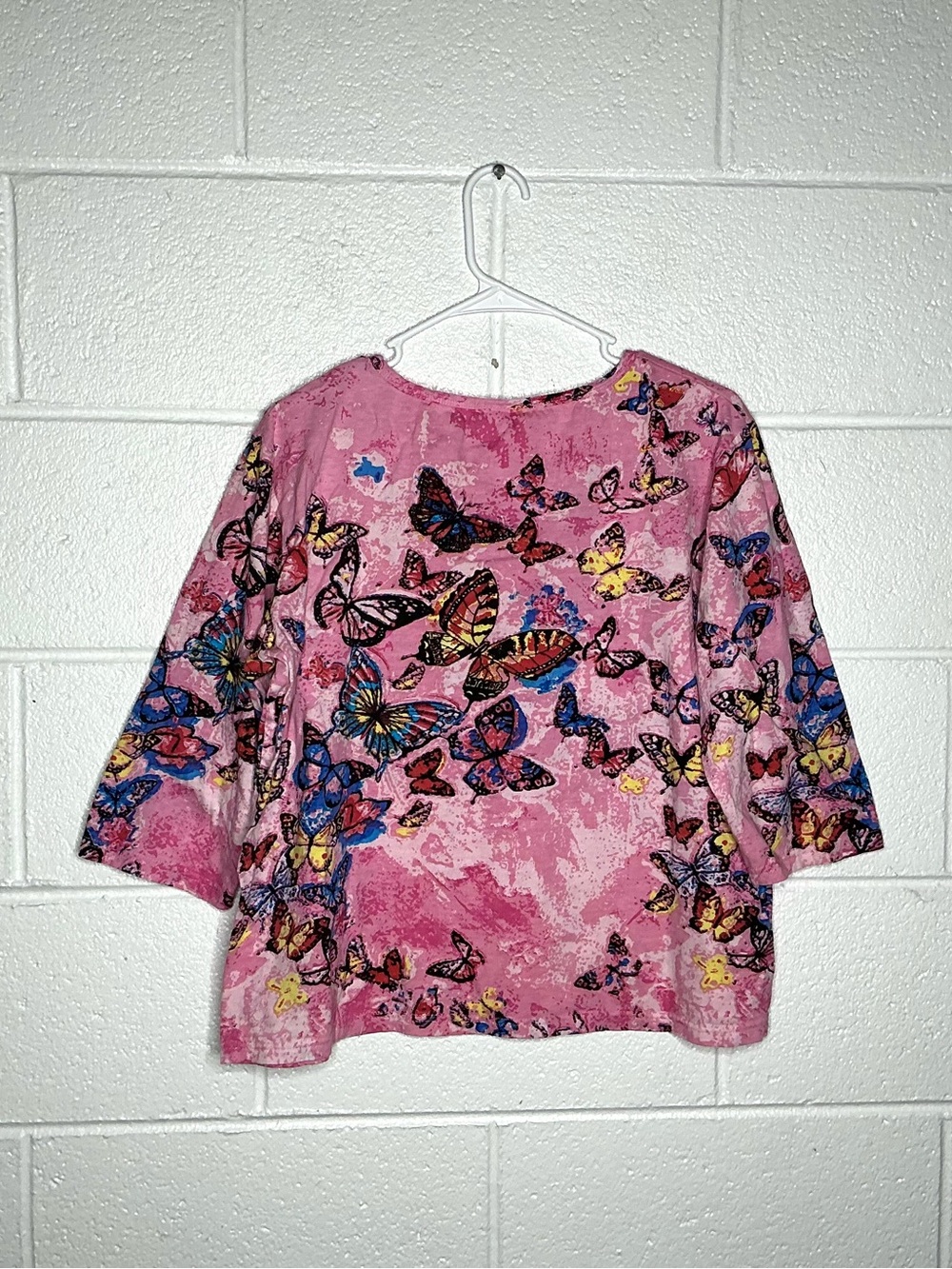 < Vintage American Sweetheart Pink Allover Butterfly Print Top > - Picture 4 of 4